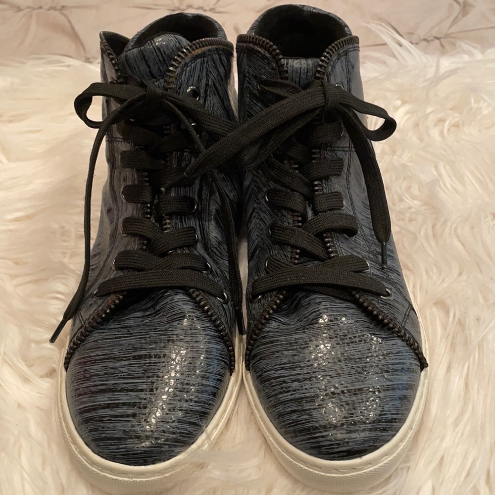 Splendid High Top Slate Blue and Black a Sneaker